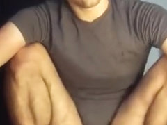 Montando con la polla enjaulada