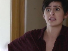 Jacqueline Toboni, Kiersey Clemons - Easy S01E02