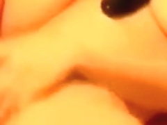 Blondine Heiss auf dem Bett