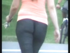 Whooty Wedgie Walk Booty