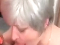 Slutty MILF gives blowjob to horny