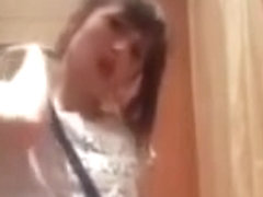 teen dancing on periscope