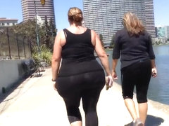 White Megapear BBW Walking