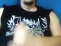 Italian metalhead jerks off on cam