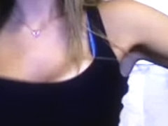 Sexy MILF playing on cam