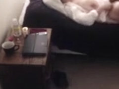 Epouse se masturbe en camera cachee