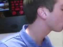 Straight muscular dude goes bisexual