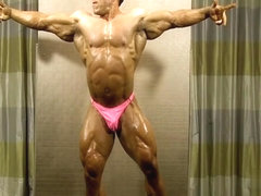 Markus posing for muscle worship part 1