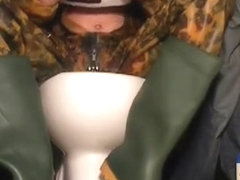 nlboots - reading in full rubber on WC