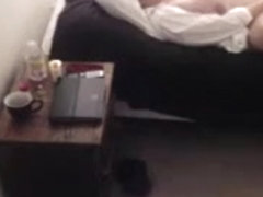 Epouse se masturbe en camera cachee