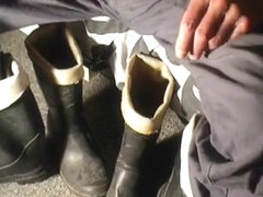 nlboots - sofa boots and books