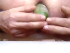 preparing a appealing dessert