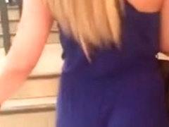 BLOND GIGGLE BUTT