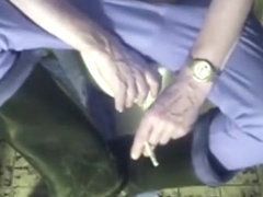 nlboots - blue on throne-room